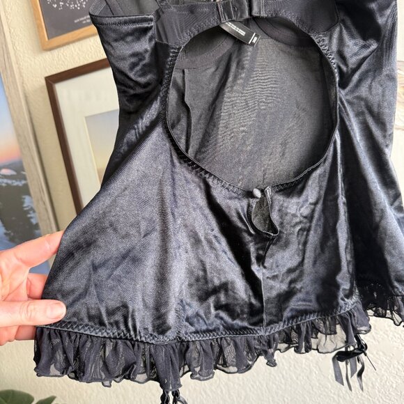 Vintage Y2K Victoria’s Secret Sexy Little Things lingerie with garter straps - Picture 6 of 7